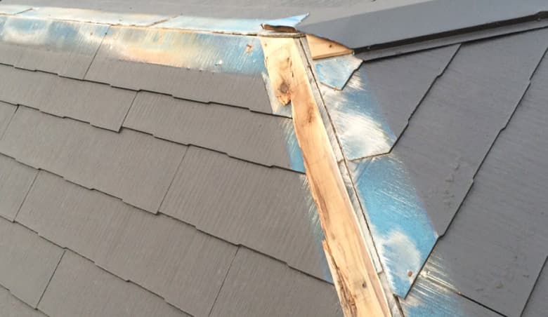 棟板金の剥がれ