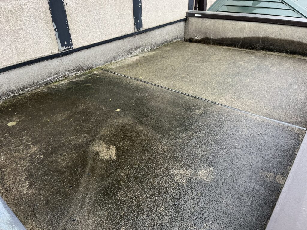 大網白里市みやこ野 T様邸 バルコニー床防水工事の施工前